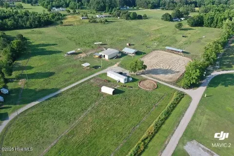 2365 Rams Horn Rd, Greenville, NC 27834