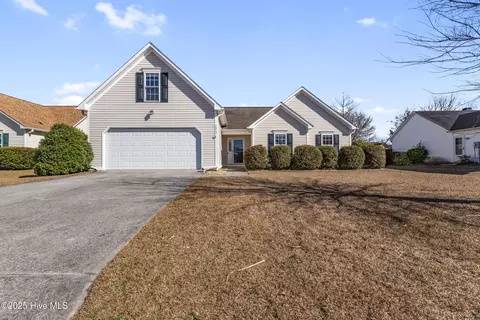 7215 Rabbit Hollow Dr, Wilmington, NC 28411