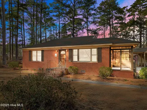 1912 Bingham Dr, Tarboro, NC 27886