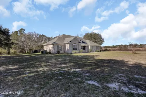 Exterior - 360 Hickory Point Rd, Hampstead, NC 28443 photo 3 of 7