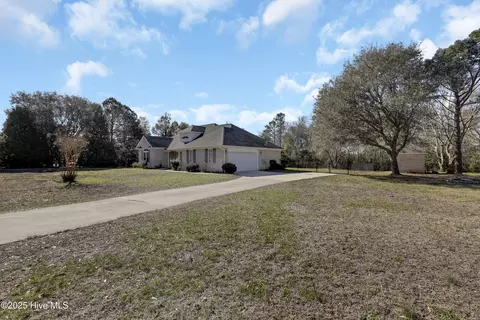 Exterior - 360 Hickory Point Rd, Hampstead, NC 28443 photo 2 of 7