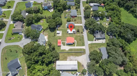 115 Hill St, Cedar Point, NC 28584 photo 4