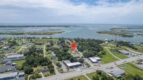 115 Hill St, Cedar Point, NC 28584 photo 2