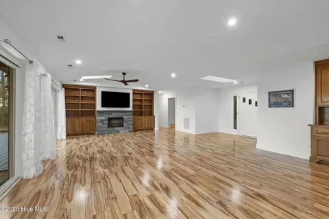136 Oakleaf Dr, Pine Knoll Shores, NC 28512 photo 17