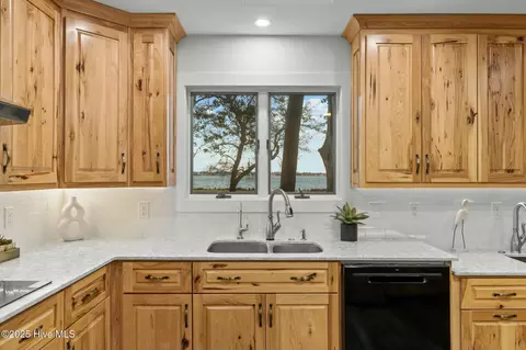 136 Oakleaf Dr, Pine Knoll Shores, NC 28512 photo 10