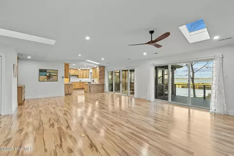136 Oakleaf Dr, Pine Knoll Shores, NC 28512 photo 15