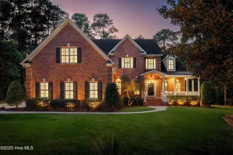 6608 Cove Point Dr, Wilmington, NC 28409