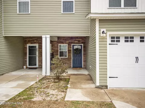 303 Kenan Loop, Jacksonville, NC 28546