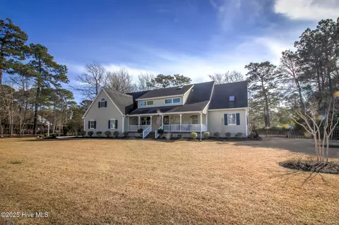 307 Lord Granville Dr, Morehead City, NC 28557