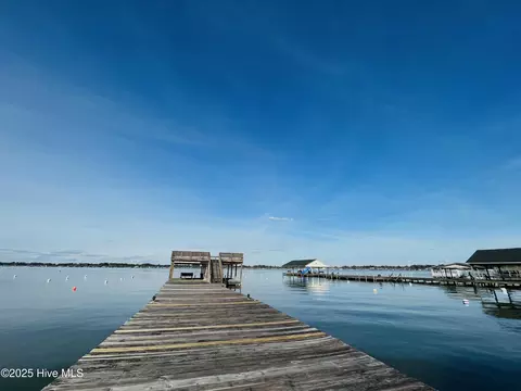 110 Lake Place Condo Dr #110, Elizabethtown, NC 28337