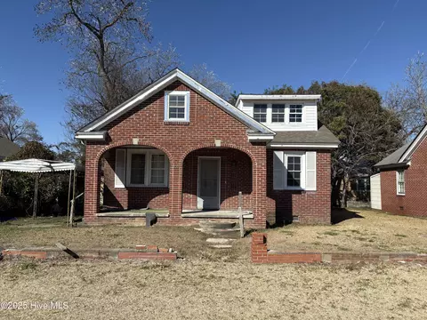918 Elm St, New Bern, NC 28560
