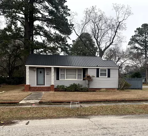 223 E Columbus St, Whiteville, NC 28472