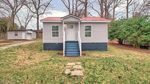 147 Shady Lawn Rd, Robbins, NC 27325