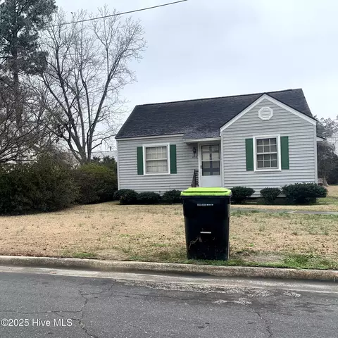 408 E Clay St, Whiteville, NC 28472