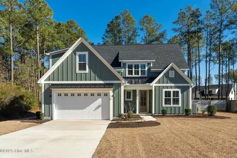 110 Berkshire Ln, Hampstead, NC 28443