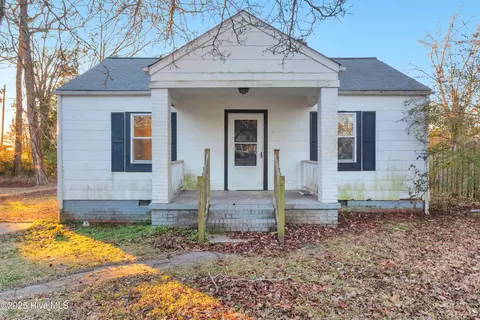 412 Sherwood Rd, Jacksonville, NC 28540