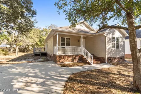 116 NW 25th St, Oak Island, NC 28465