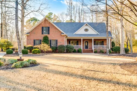 130 Willow Oaks Dr, Wallace, NC 28466