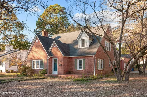 1310 Bond St, Kinston, NC 28501