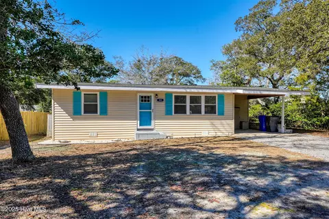 313 Womble St, Oak Island, NC 28465