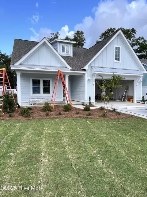 442 Raven Glen Dr, Southport, NC 28461