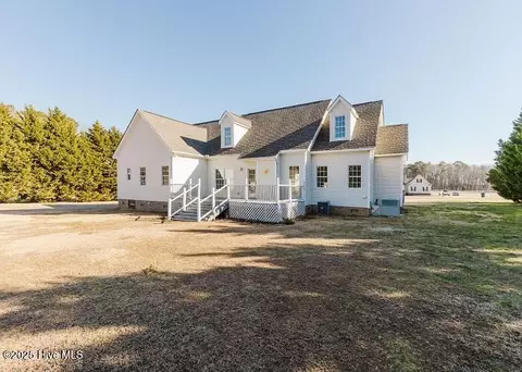 8596 Forest Cove Rd, Elm City, NC 27822