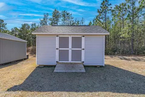 330 Bear Run, Maple Hill, NC 28454 photo 9