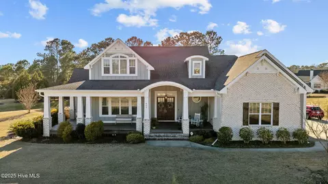 403 W Island View Dr, Hampstead, NC 28443