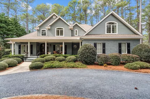 42 Oxton Cir, Pinehurst, NC 28374