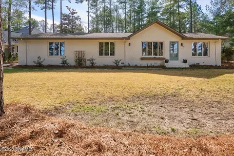 46 Shadow Dr, Whispering Pines, NC 28327