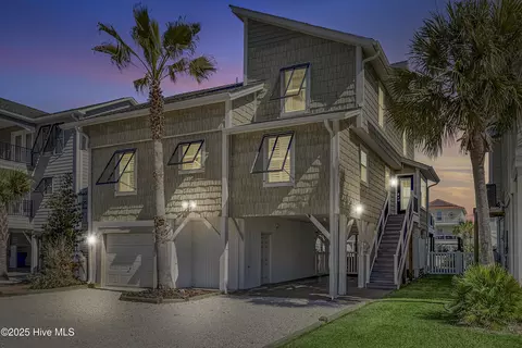 24 Pender St, Ocean Isle Beach, NC 28469