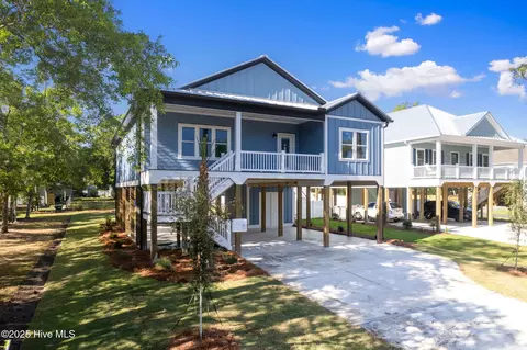 6803 E Yacht Dr, Oak Island, NC 28465