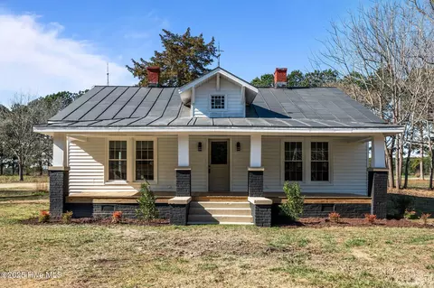 5911 Cattail Rd, Elm City, NC 27822