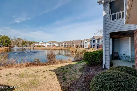 4120 Breezewood Dr #203, Wilmington, NC 28412