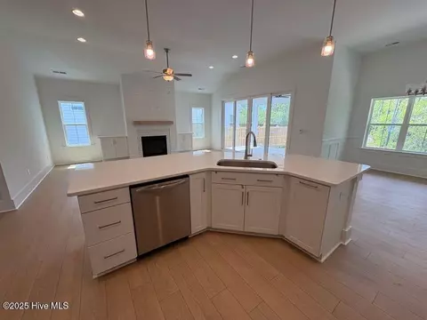 106 Coburn Ct, Hampstead, NC 28443 photo 7