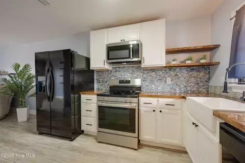 128 W Kitty Hawk Rd #B5, Kitty Hawk, NC 27949 photo 3