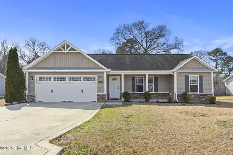 226 Long Neck Dr, Richlands, NC 28574