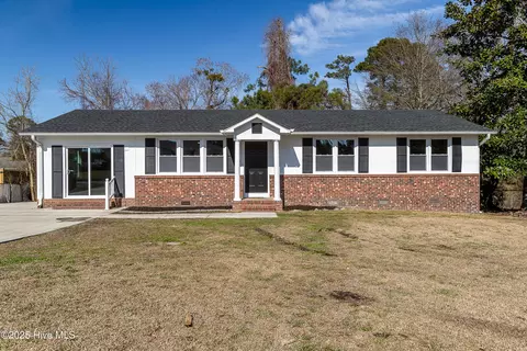 100 Tower Dr, Jacksonville, NC 28546