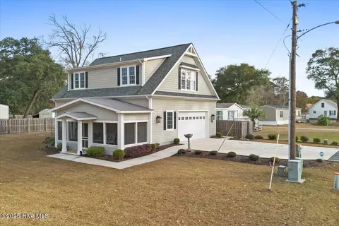 1645 Seagull Way SW, Ocean Isle Beach, NC 28469
