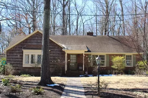 1704 Canterbury Rd, Greenville, NC 27858