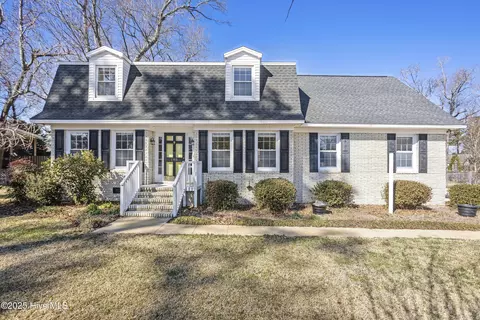 105 Buccaneer Rd, Wilmington, NC 28409