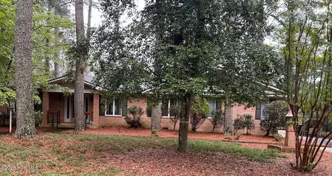 175 Merion Cir, Pinehurst, NC 28374