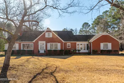 634 Whitehall Rd, Whiteville, NC 28472