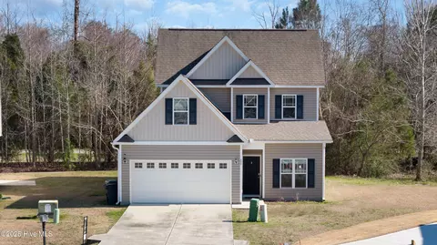 454 Peregrine Ridge Dr, New Bern, NC 28560