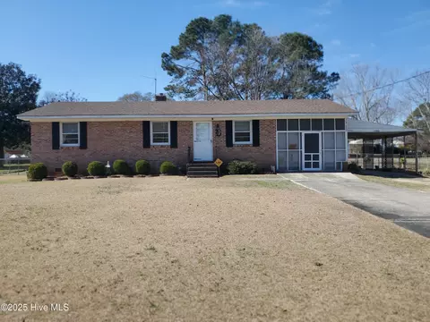 16780 Douglas Ave, Laurinburg, NC 28352