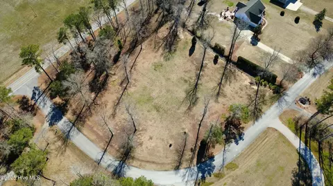 18 Teachs Cove Rd, Bath, NC 27808
