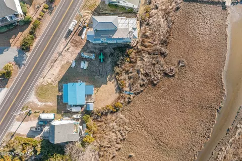 823 S Topsail Dr, Surf City, NC 28445
