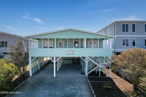 303 W Main St, Sunset Beach, NC 28468