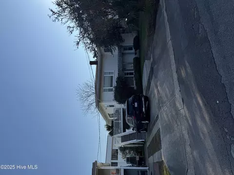 15 Jasmine Pl, Wrightsville Beach, NC 28480