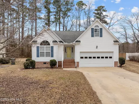 4123 River Chase Dr, Greenville, NC 27858